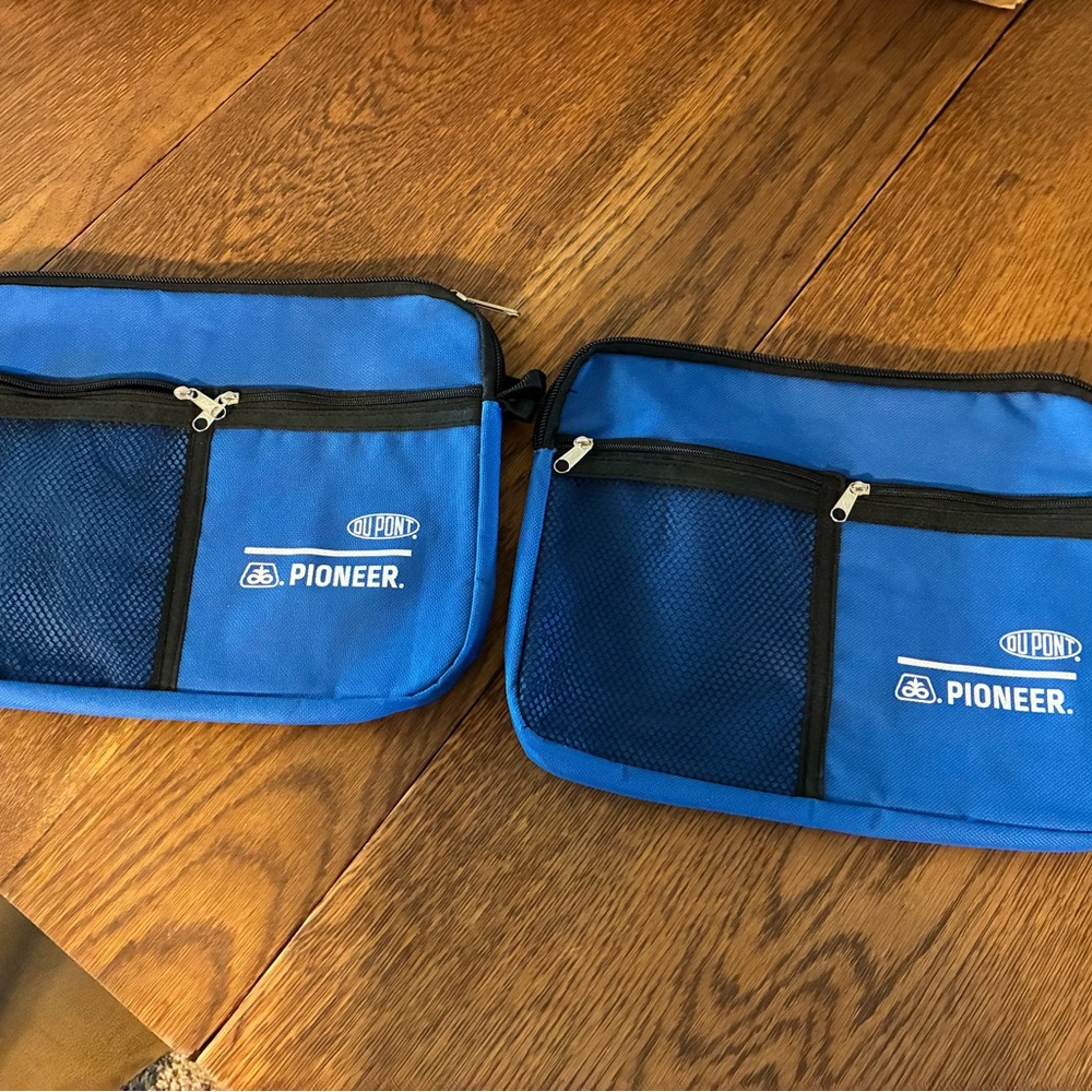 2 PIONEER document bags with 3 zippered compartments, like new
